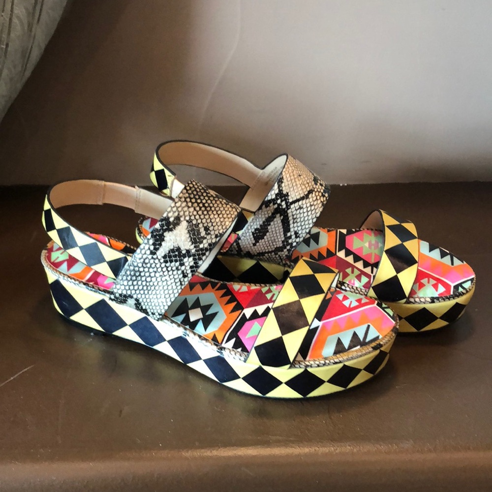 Taylor Says super fun sandals
